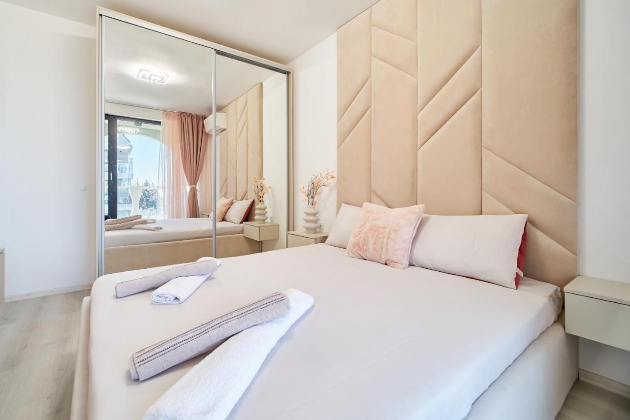 Mediterranea Complex - Luxury Apartment With Sea & Pool View! Varna Eksteriør bilde