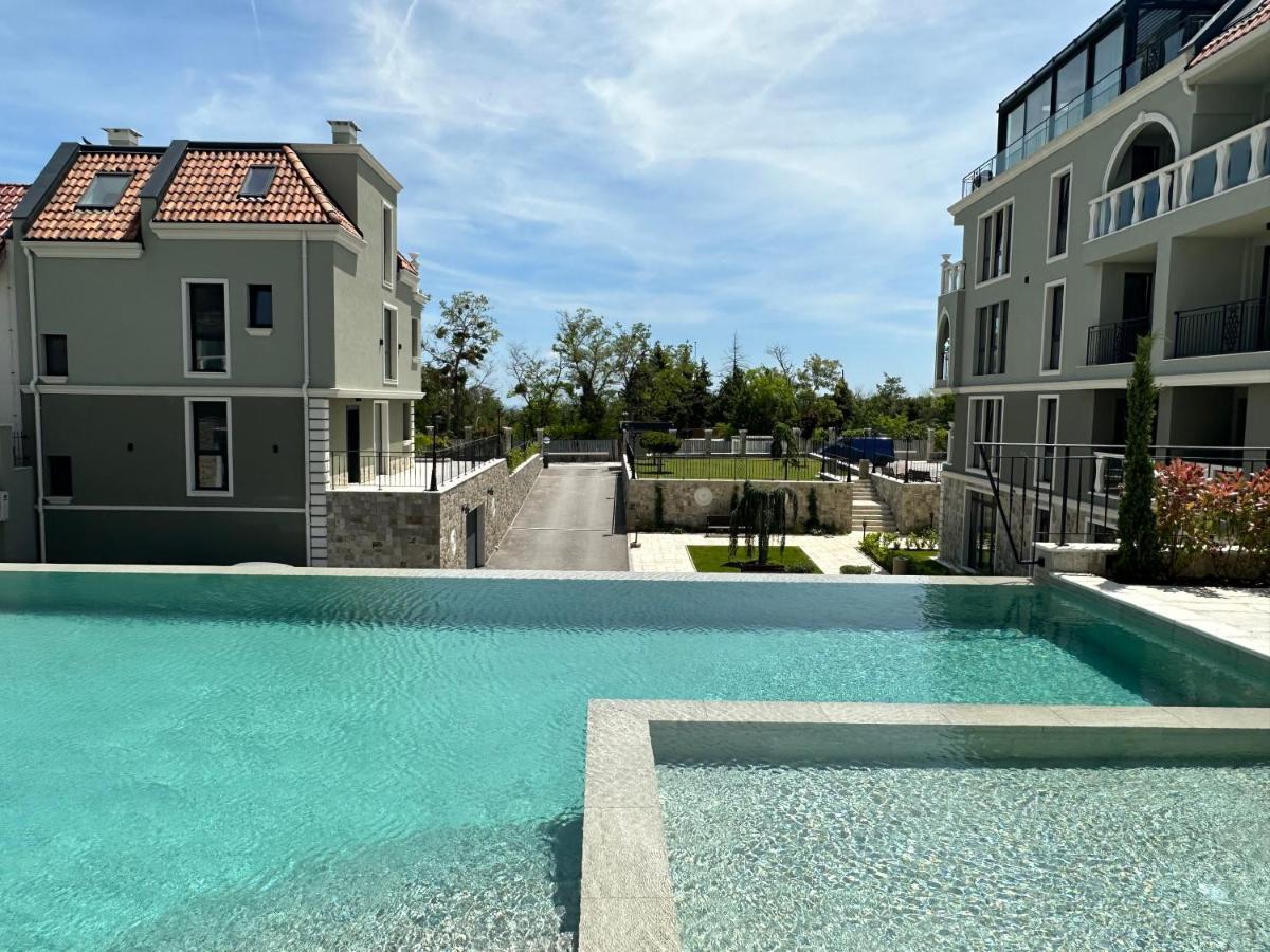 Mediterranea Complex - Luxury Apartment With Sea & Pool View! Varna Eksteriør bilde